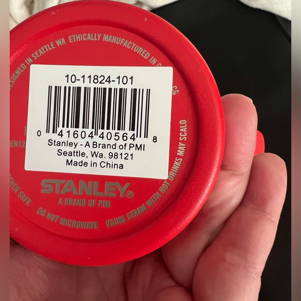 Stanley Cup Valentine’s Day Red Tumbler 40 Oz Target Exclusive NEW - Picture 4 of 6